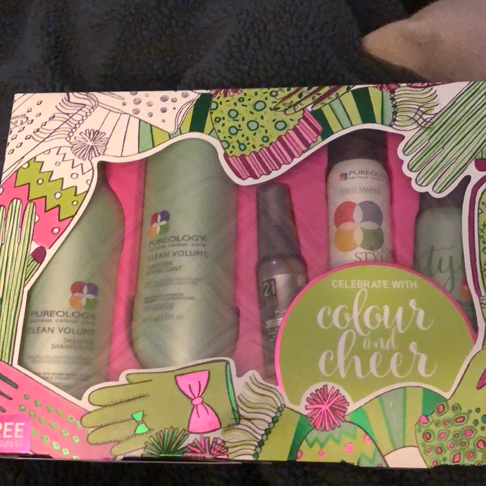 Pureology clean volume set with free bag!